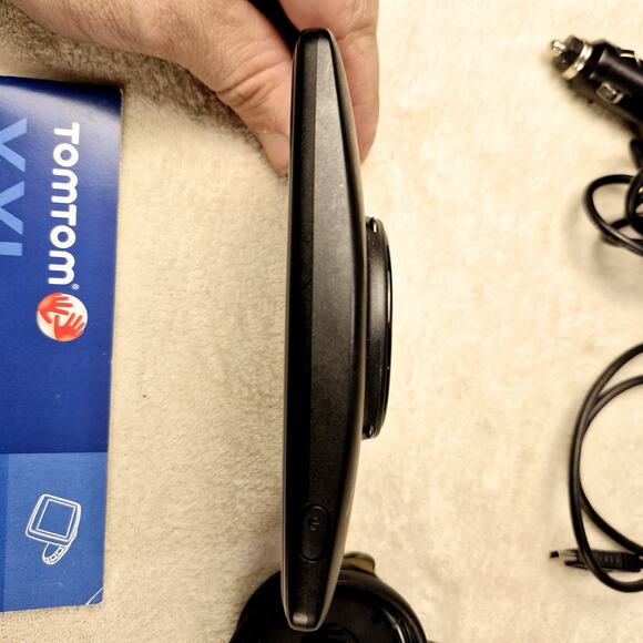 TomTom XXL 540S GPS Bundle Excellent Clean W Manual Car Charger & USB 5in Screen - Picture 9 of 12